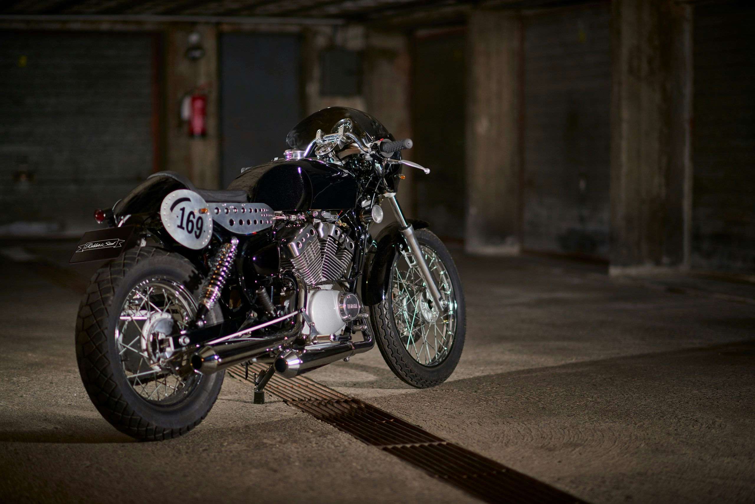 Yamaha Virago 125 cafe racer kit by Rubber and Steel. Photography by Xavier Wendling.
