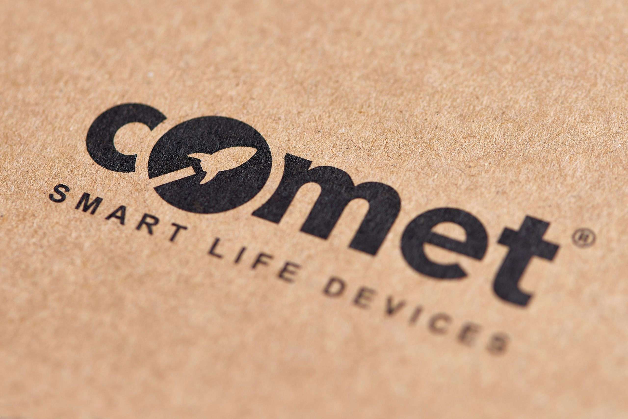 Comet bluetooth speaker packaging detail with logo photographed by Xavier Wendling